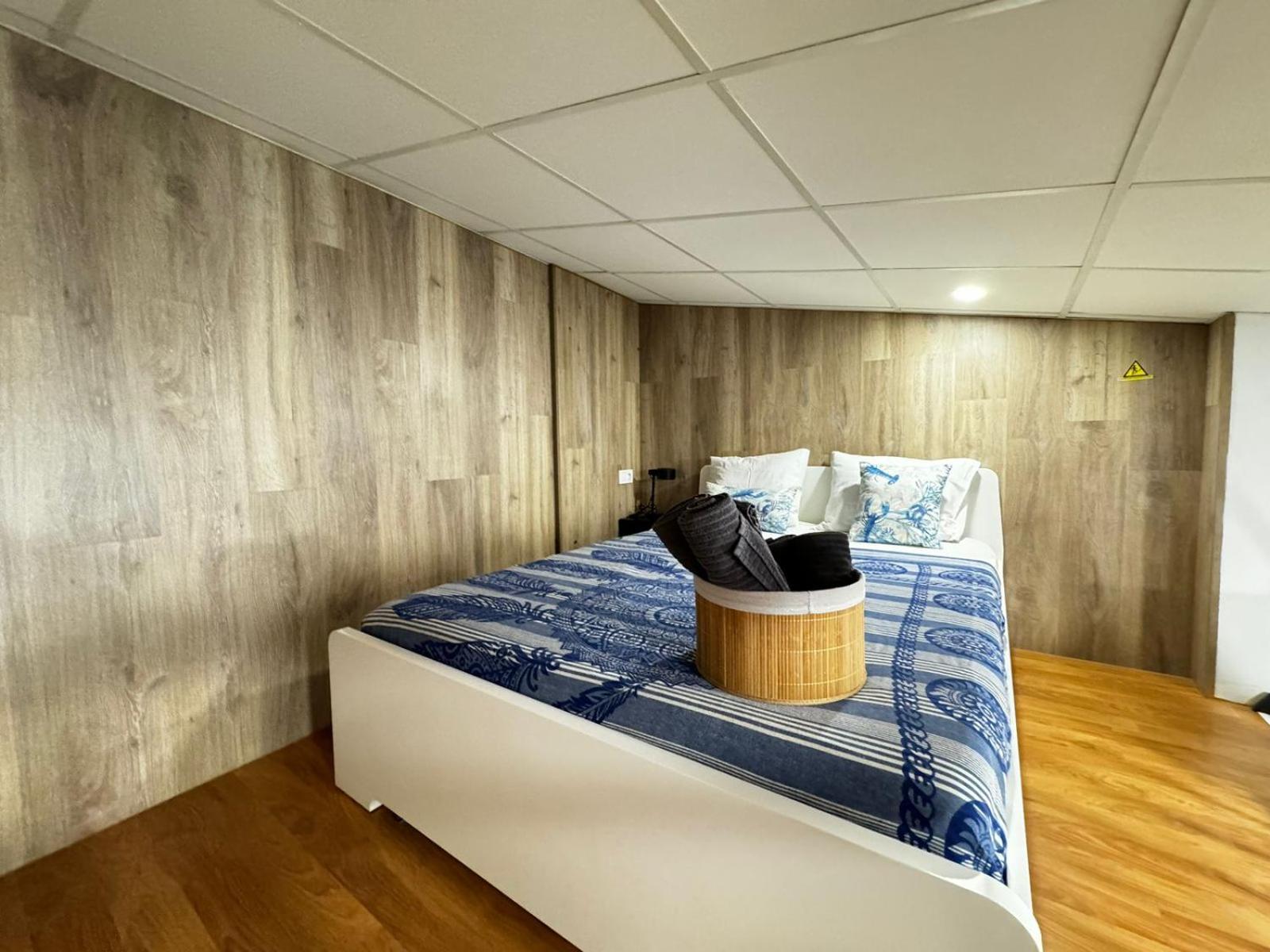 Moderno Apartamento Del Arquitecto Aparthotel Valência Exterior foto